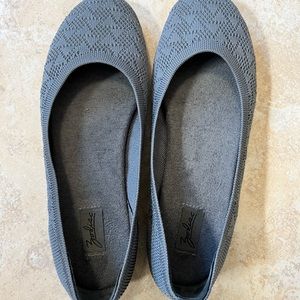 Zodiac Women’s Grey Knit Flats 8.5